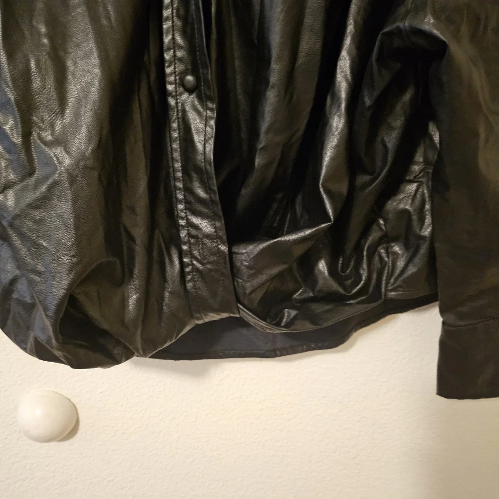 Signature 8 Faux Leather Top Black Size Small - Picture 5 of 8